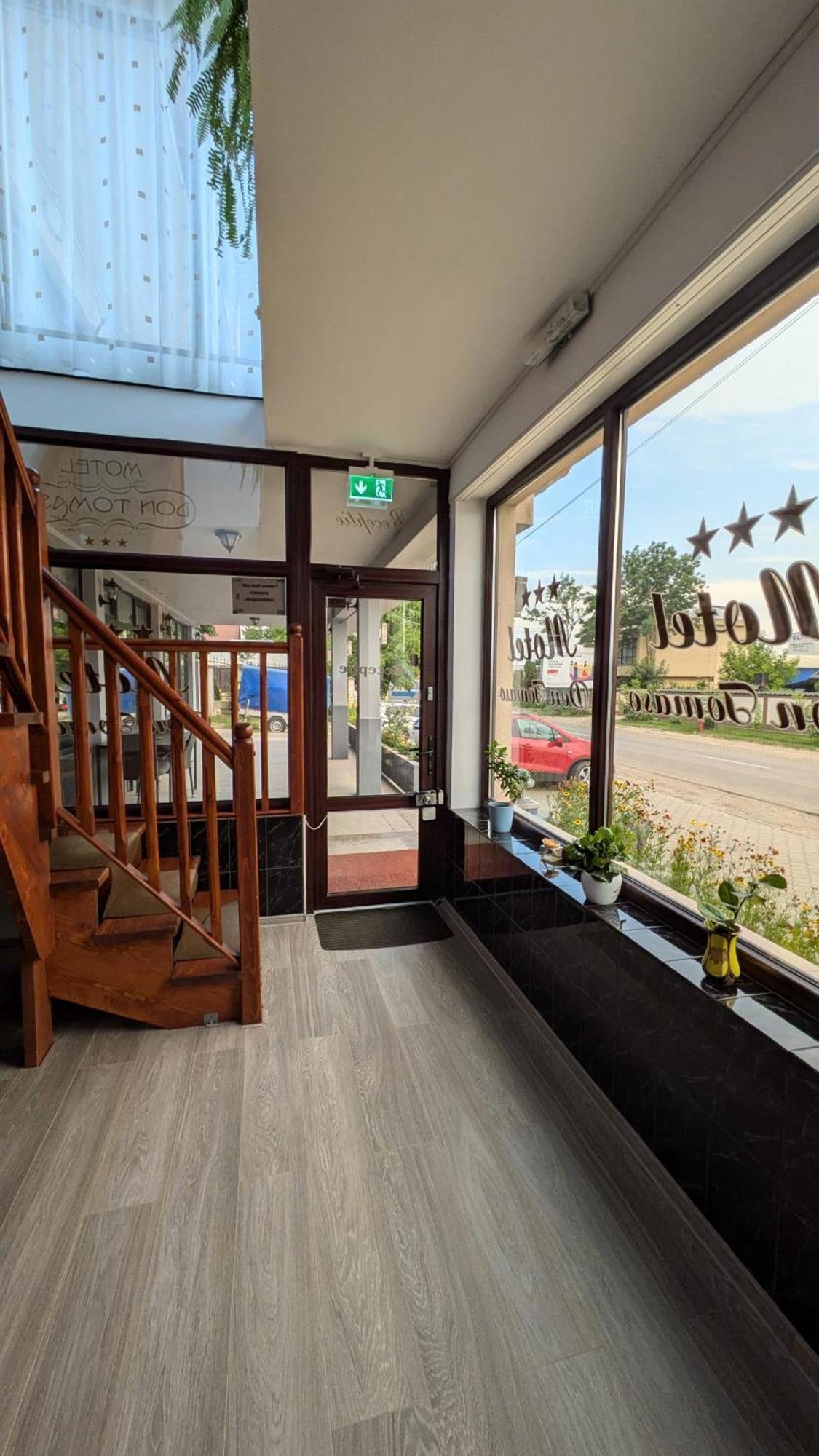 Motel Don Tomaso Vaslui Ngoại thất bức ảnh